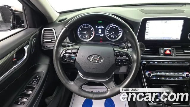 Hyundai Grandeur 2017 — фото 14