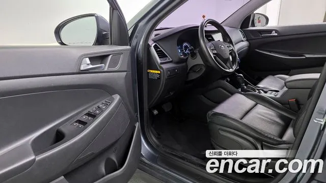 Hyundai Tucson 2017 — фото 13