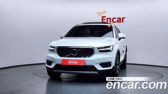 Volvo XC40 2021 — фото 3