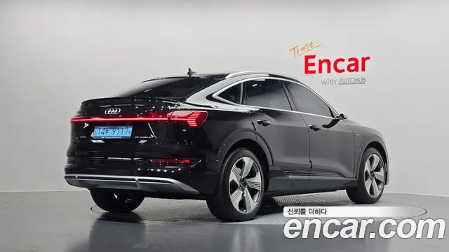 Audi e-tron 2021 — фото 2
