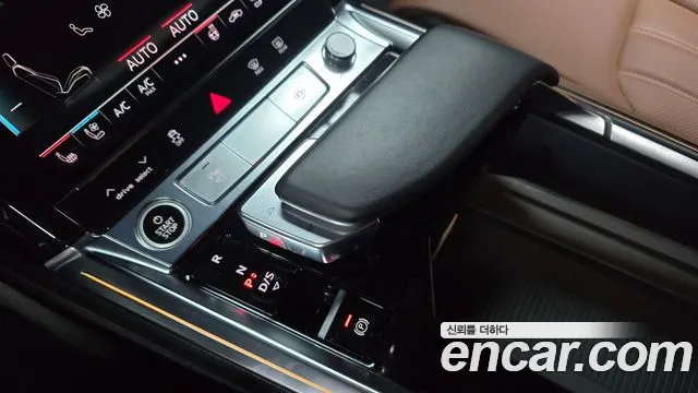 Audi e-tron 2021 — фото 12