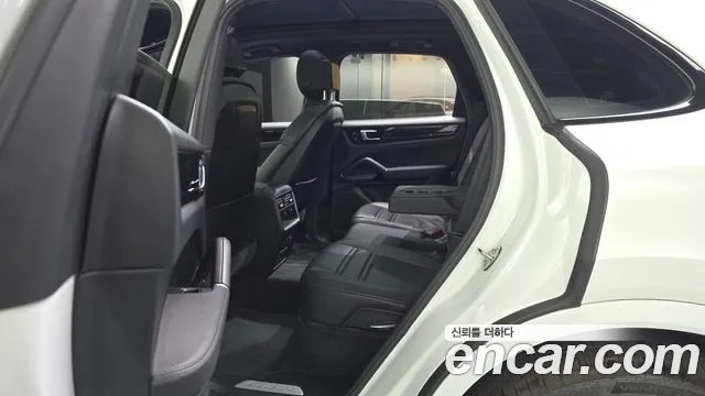 Porsche Cayenne 2019 — фото 11
