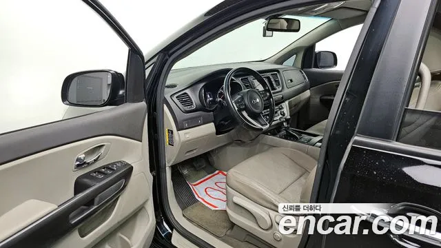 Kia Canival 2018 — фото 10