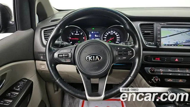 Kia Canival 2018 — фото 14