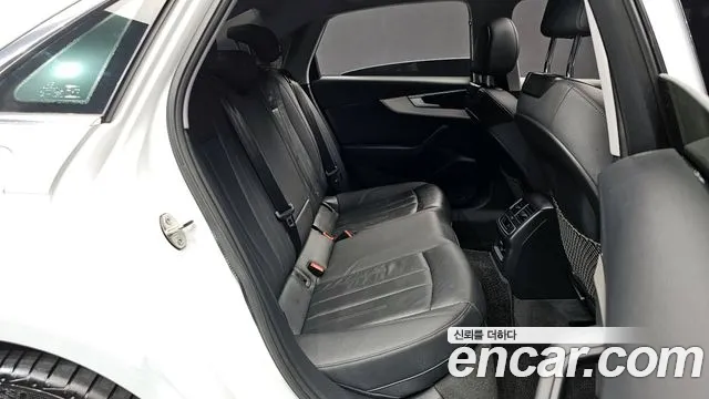 Audi A4 2021 — фото 17