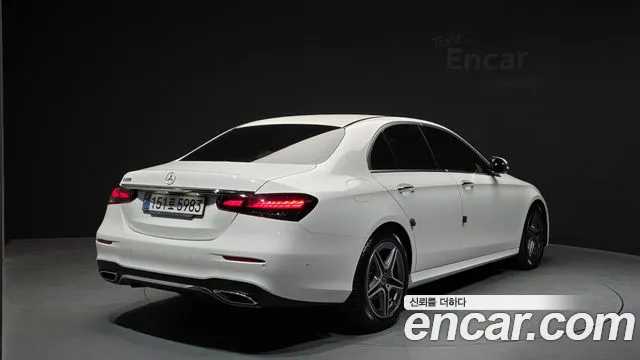 Mercedes-Benz E-Class 2023 — фото 2