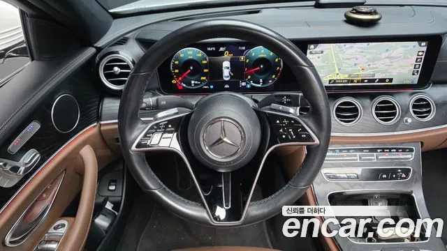 Mercedes-Benz E-Class 2023 — фото 20