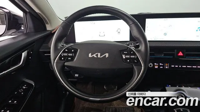 Kia EV6 2022 — фото 19