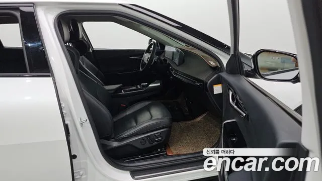 Kia EV6 2022 — фото 16