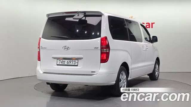 Hyundai Starex 2017 — фото 2