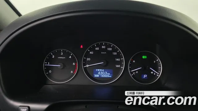 Hyundai Starex 2017 — фото 8
