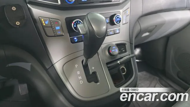 Hyundai Starex 2017 — фото 9