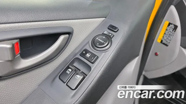 Hyundai Starex 2017 — фото 12