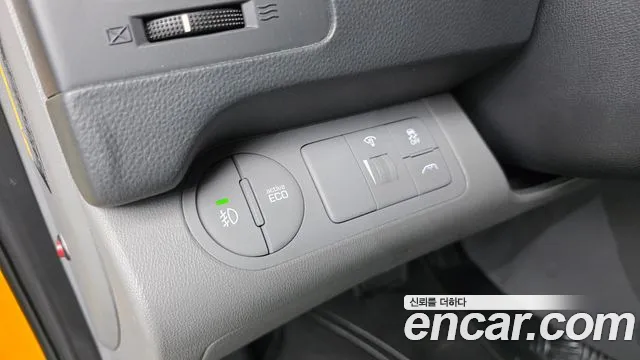 Hyundai Starex 2017 — фото 13