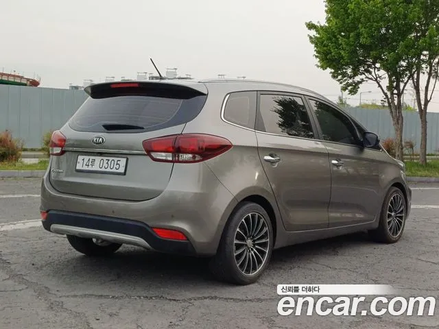 Kia Carens 2017 — фото 4
