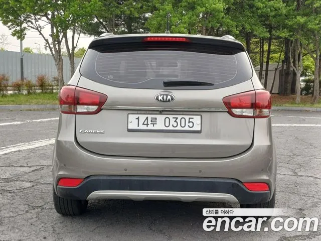 Kia Carens 2017 — фото 5