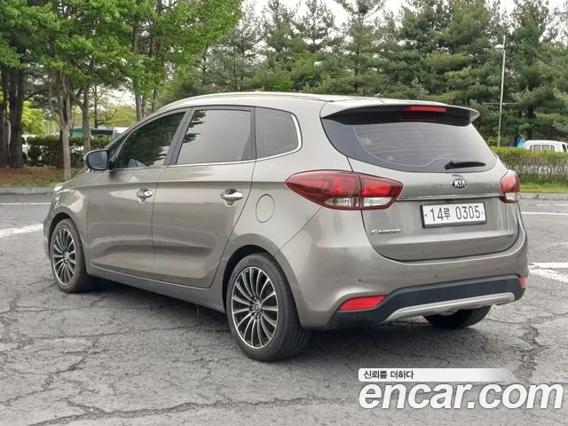 Kia Carens 2017 — фото 6