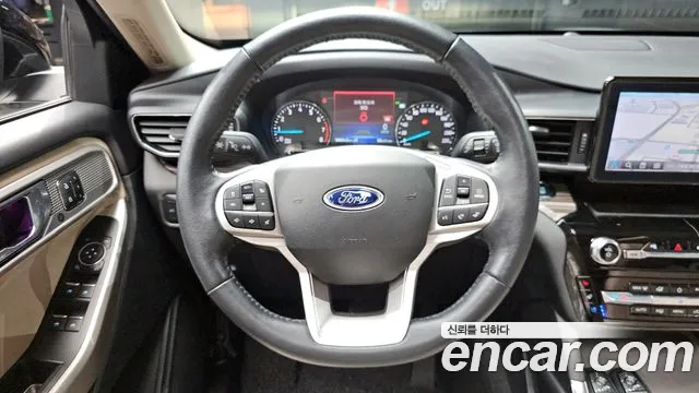 Ford Explorer 2021 — фото 13