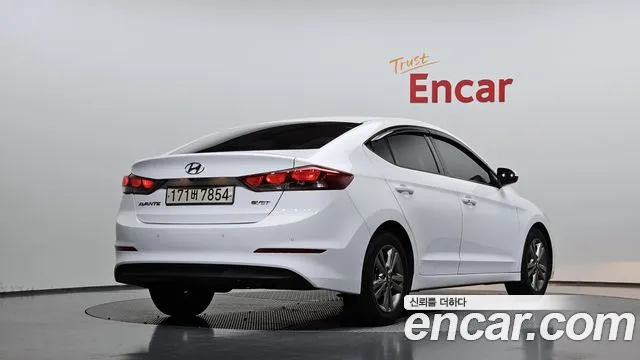 Hyundai AVANTE 2017 — фото 2