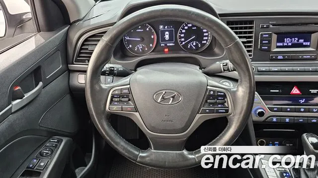 Hyundai AVANTE 2017 — фото 19