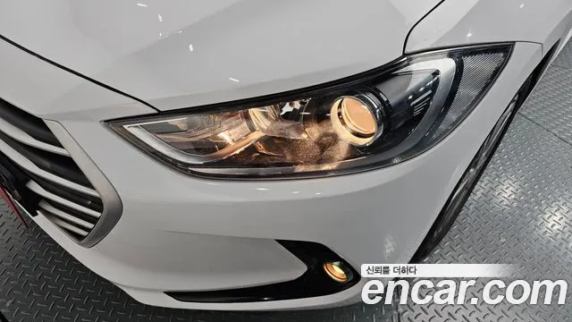 Hyundai AVANTE 2017 — фото 8