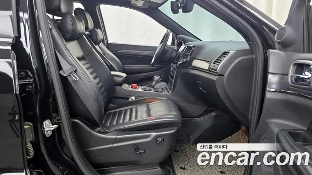 Jeep Cherokee 2019 — фото 17