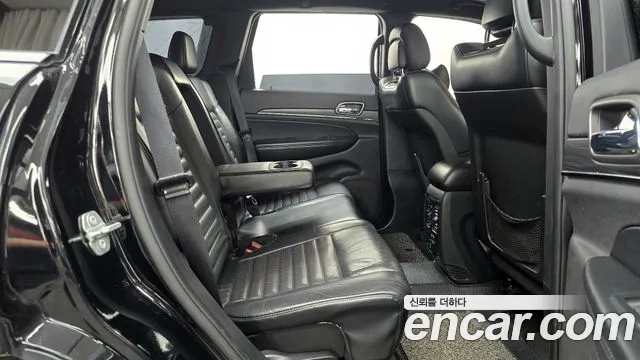 Jeep Cherokee 2019 — фото 18