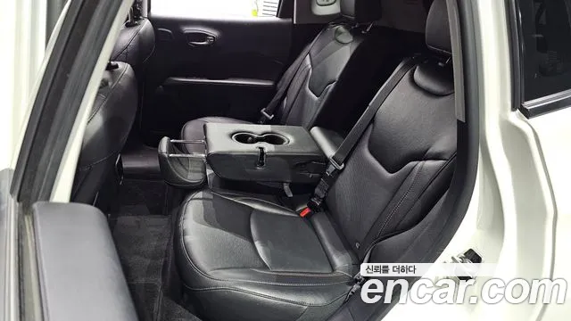 Jeep Compass 2019 — фото 17