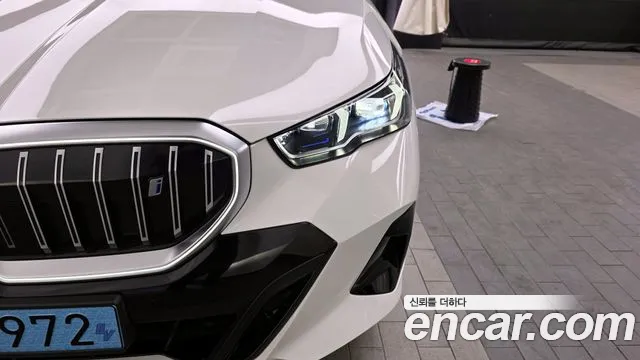 BMW i5 2024 — фото 8