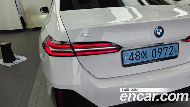 BMW i5 2024 — фото 9
