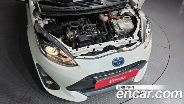 Toyota Prius 2019 — фото 6