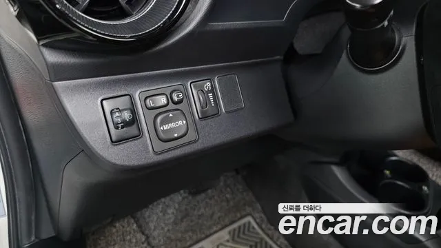 Toyota Prius 2019 — фото 18