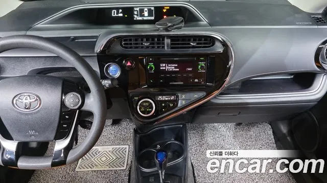 Toyota Prius 2019 — фото 20