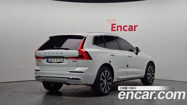 Volvo XC60 2023 — фото 2