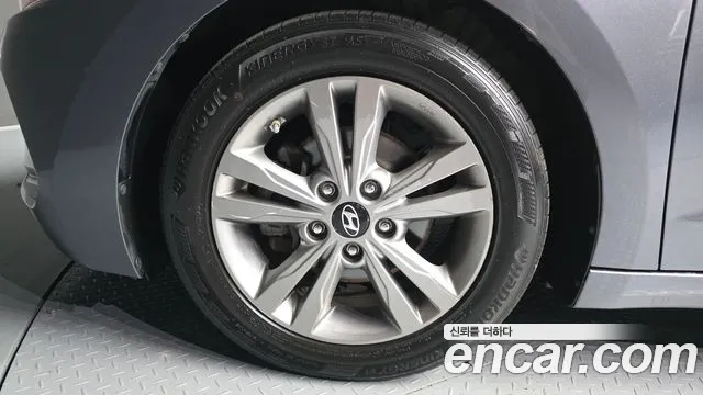 Hyundai AVANTE 2018 — фото 5