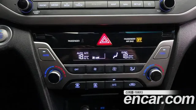 Hyundai AVANTE 2018 — фото 16