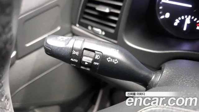 Hyundai AVANTE 2018 — фото 19