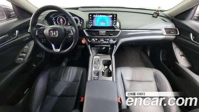Honda Accord 2018 — фото 10
