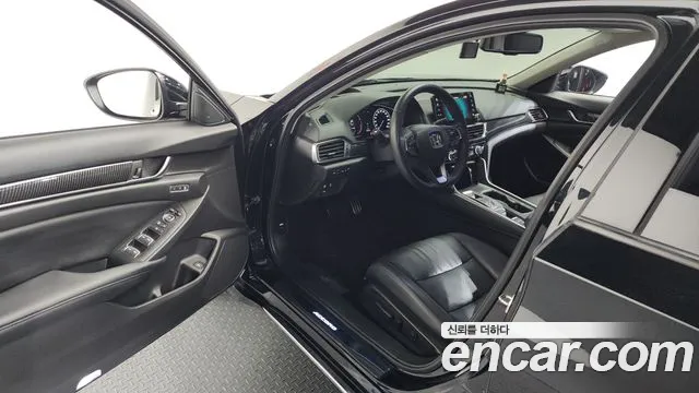 Honda Accord 2018 — фото 13