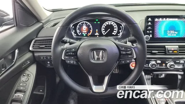 Honda Accord 2018 — фото 20