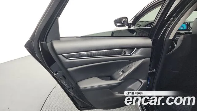 Honda Accord 2018 — фото 15