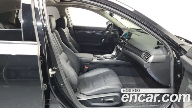 Honda Accord 2018 — фото 16