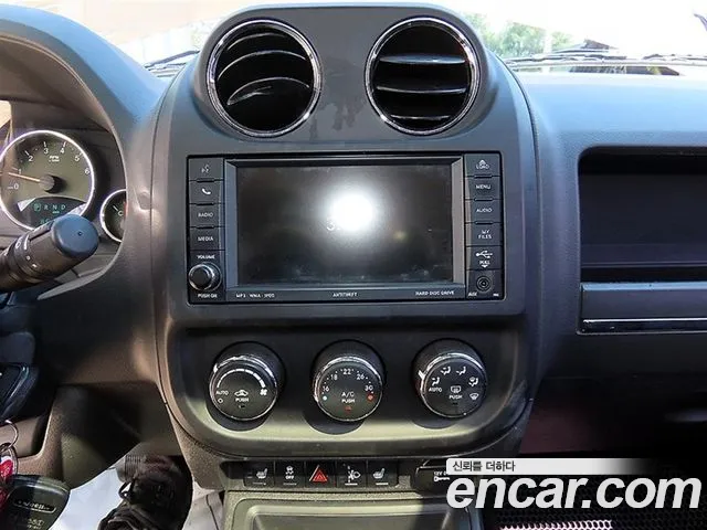 Jeep Compass 2011 — фото 13