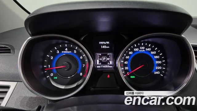 Hyundai AVANTE 2015 — фото 11