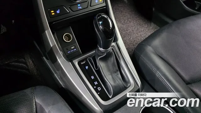 Hyundai AVANTE 2015 — фото 12