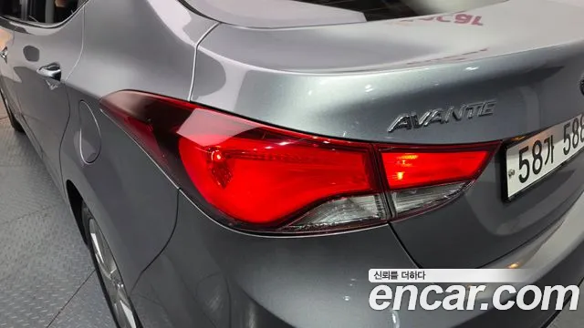 Hyundai AVANTE 2015 — фото 9