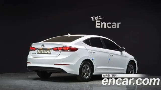 Hyundai AVANTE 2018 — фото 2