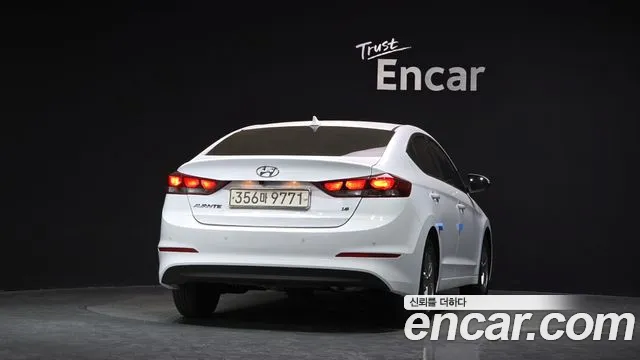 Hyundai AVANTE 2018 — фото 4