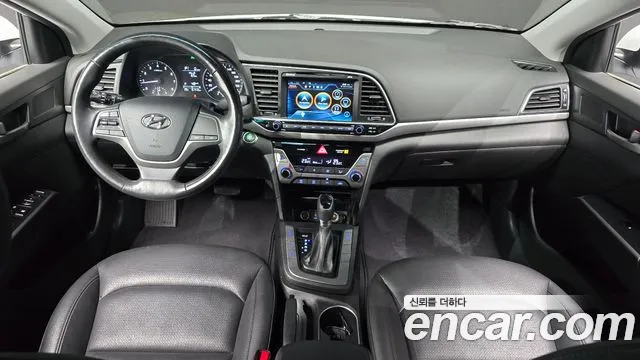 Hyundai AVANTE 2018 — фото 7