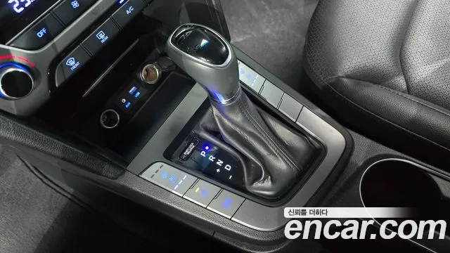Hyundai AVANTE 2018 — фото 9